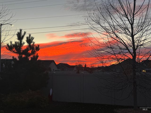 5463 N Exeter Way, Meridian, ID 83646