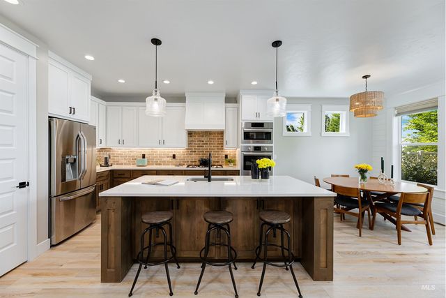 5463 N Exeter Way, Meridian, ID 83646