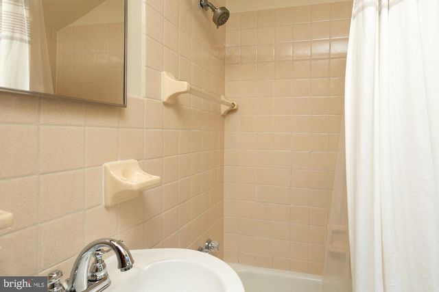 172 MARTINSBURG RD, Berkeley Springs, WV 25411