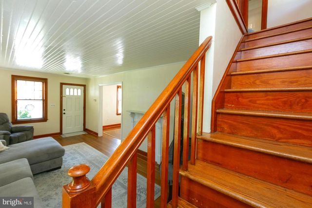 172 MARTINSBURG RD, Berkeley Springs, WV 25411