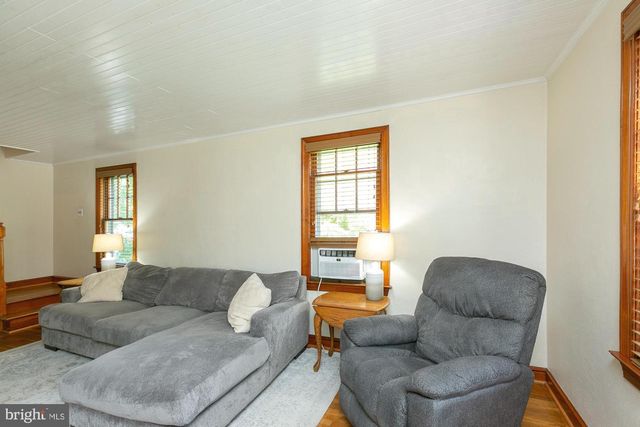 172 MARTINSBURG RD, Berkeley Springs, WV 25411