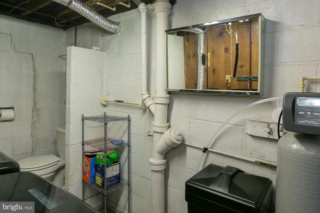172 MARTINSBURG RD, Berkeley Springs, WV 25411