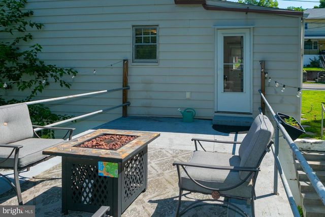 172 MARTINSBURG RD, Berkeley Springs, WV 25411