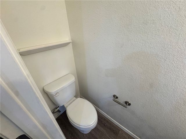 1512 S Razorback Road, Fayetteville, AR 72701