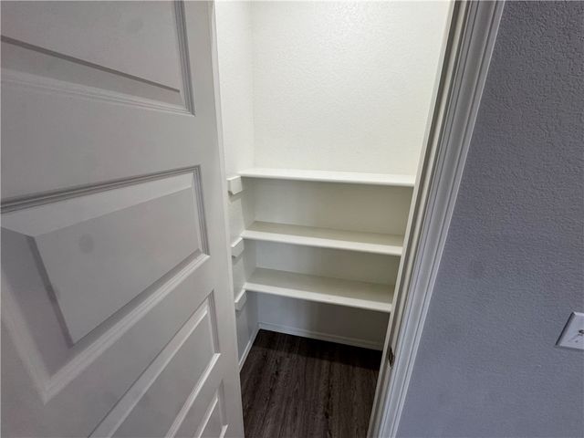 1512 S Razorback Road, Fayetteville, AR 72701