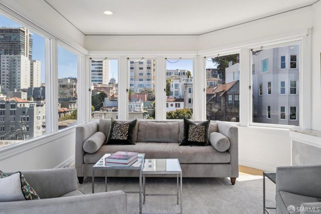1127 Greenwich Street, San Francisco, CA 94109