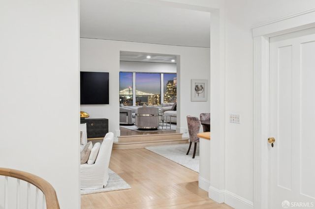 1127 Greenwich Street, San Francisco, CA 94109