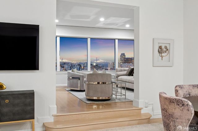 1127 Greenwich Street, San Francisco, CA 94109