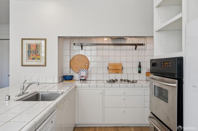 1127 Greenwich Street, San Francisco, CA 94109
