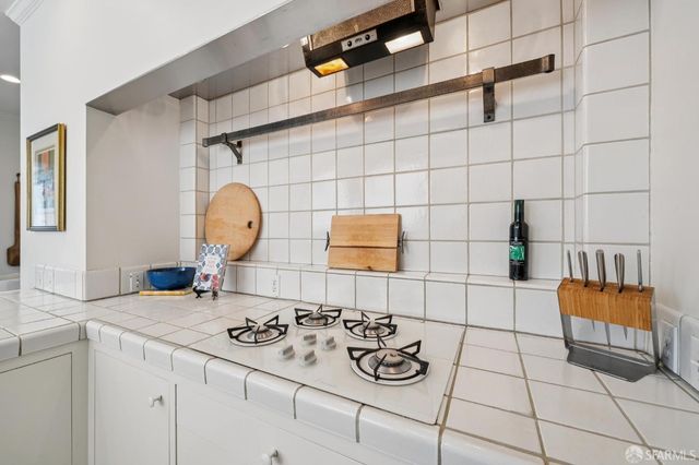 1127 Greenwich Street, San Francisco, CA 94109