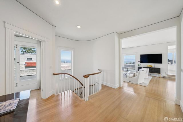 1127 Greenwich Street, San Francisco, CA 94109
