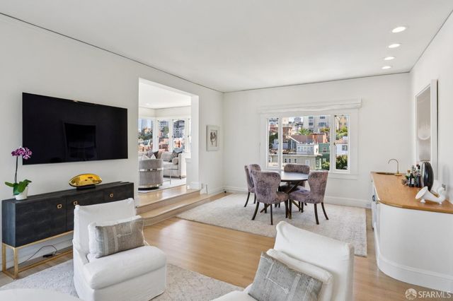 1127 Greenwich Street, San Francisco, CA 94109