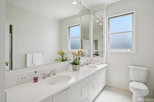 1127 Greenwich Street, San Francisco, CA 94109