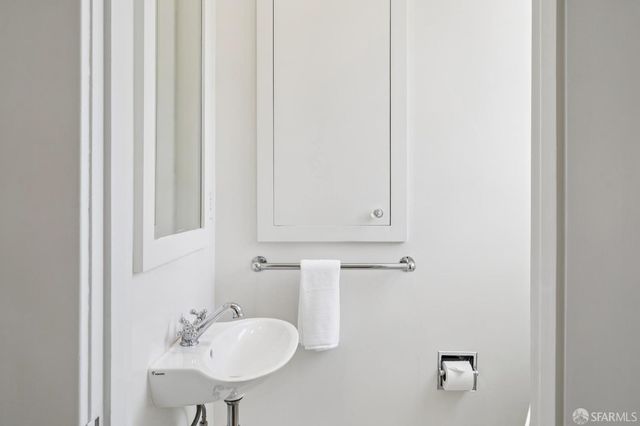 1127 Greenwich Street, San Francisco, CA 94109
