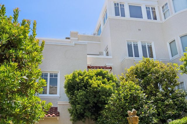 1127 Greenwich Street, San Francisco, CA 94109
