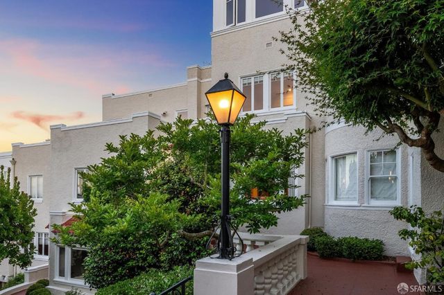 1127 Greenwich Street, San Francisco, CA 94109