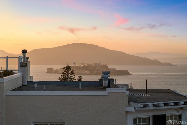 1127 Greenwich Street, San Francisco, CA 94109
