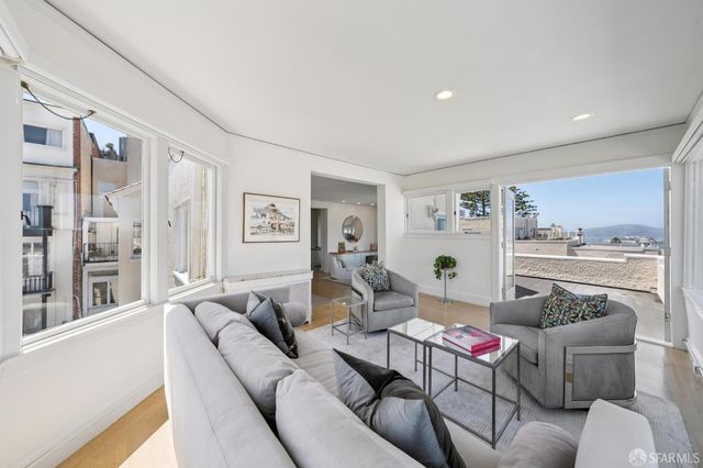 1127 Greenwich Street, San Francisco, CA 94109