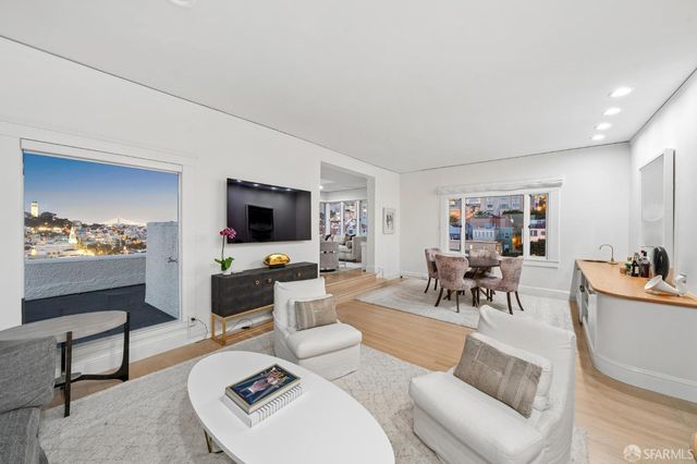1127 Greenwich Street, San Francisco, CA 94109