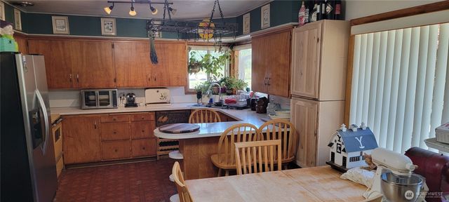 558 Coal Creek Road, Chehalis, WA 98532