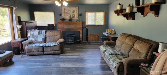 558 Coal Creek Road, Chehalis, WA 98532