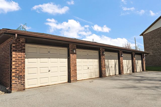 13911 James Drive 1005, Crestwood, IL 60418