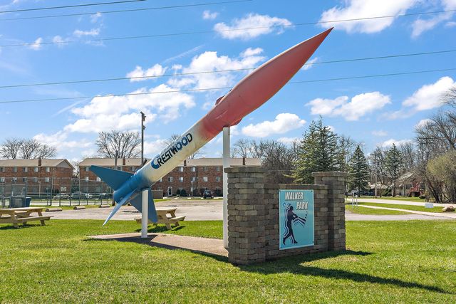 13911 James Drive 1005, Crestwood, IL 60418