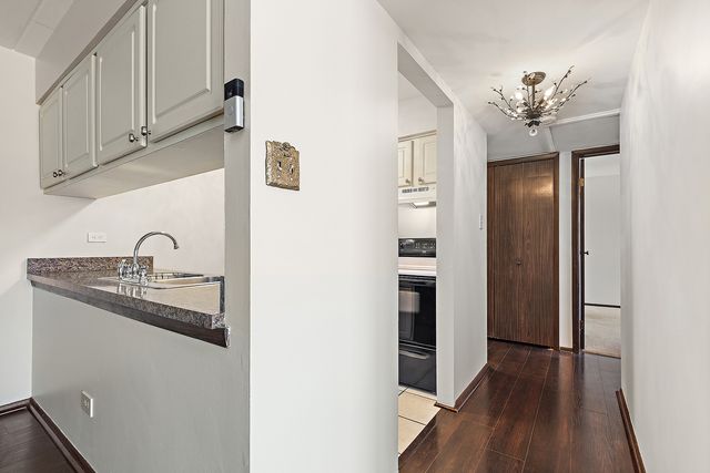 13911 James Drive 1005, Crestwood, IL 60418