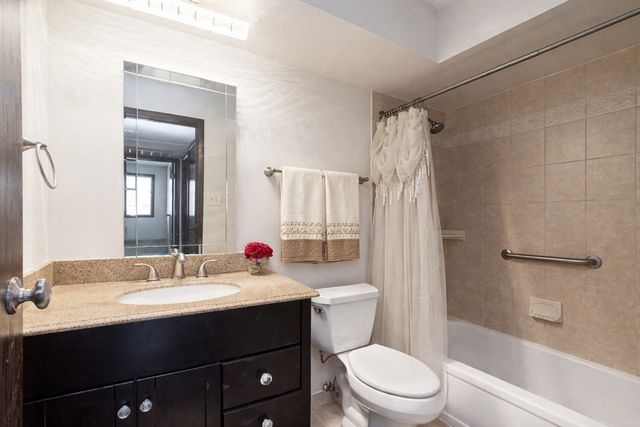 13911 James Drive 1005, Crestwood, IL 60418