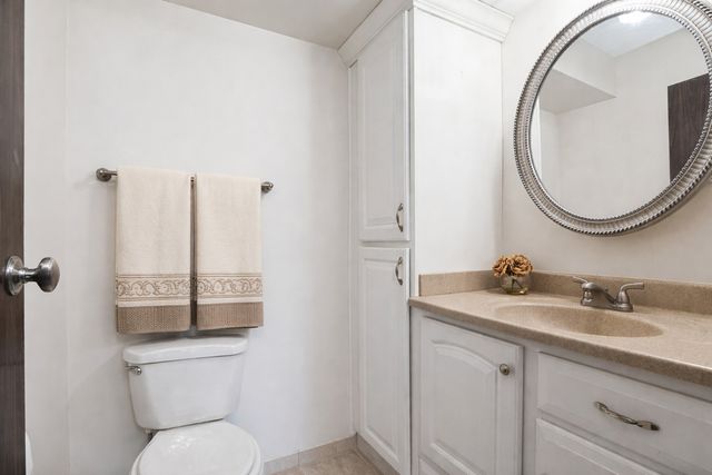 13911 James Drive 1005, Crestwood, IL 60418