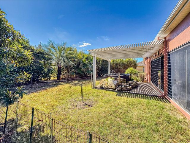 2450 CARRIAGE HILL WAY, The Villages, FL 32162