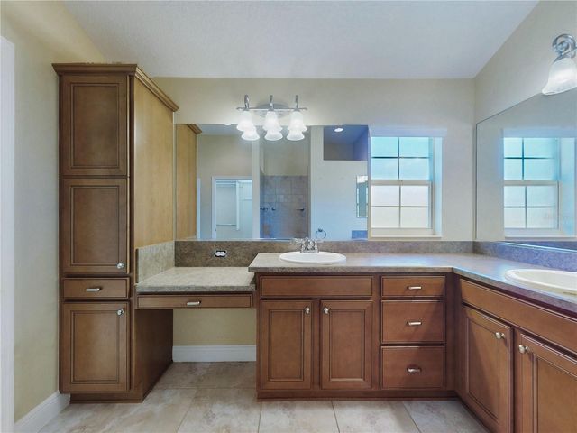 2450 CARRIAGE HILL WAY, The Villages, FL 32162