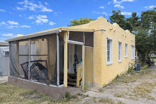 416 Revere Road, West Palm Beach, FL 33405