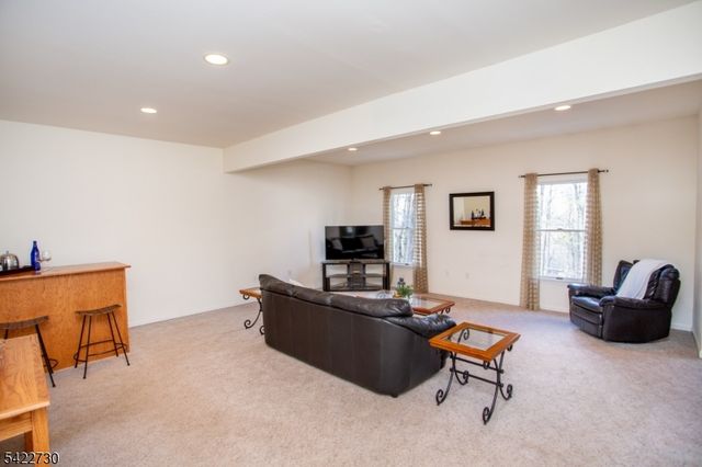 17 Cottage St, Lambertville City, NJ 08530