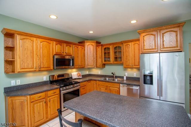 17 Cottage St, Lambertville City, NJ 08530