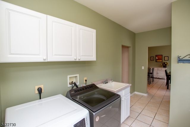 17 Cottage St, Lambertville City, NJ 08530