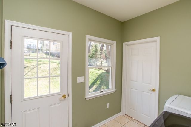 17 Cottage St, Lambertville City, NJ 08530