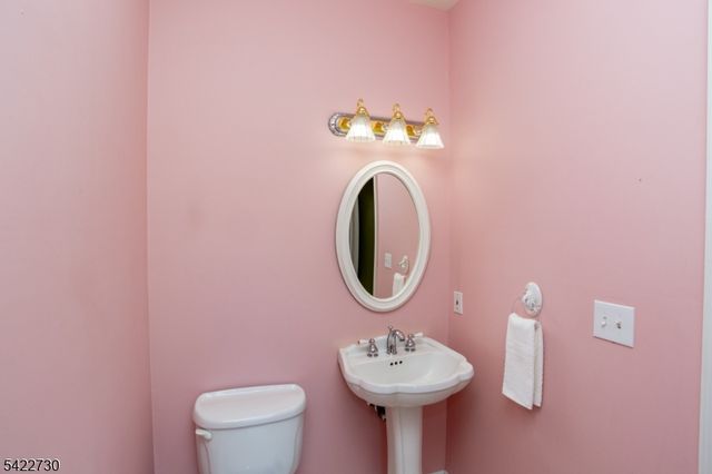17 Cottage St, Lambertville City, NJ 08530
