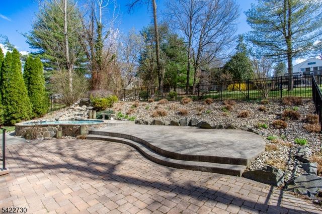 17 Cottage St, Lambertville City, NJ 08530