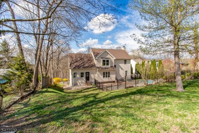 17 Cottage St, Lambertville City, NJ 08530