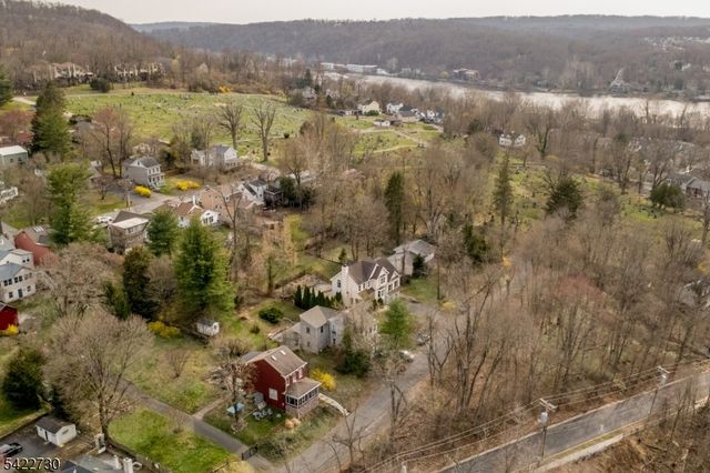 17 Cottage St, Lambertville City, NJ 08530