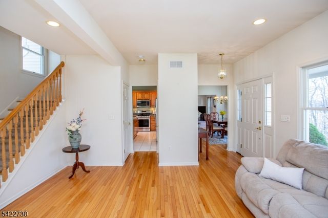 17 Cottage St, Lambertville City, NJ 08530