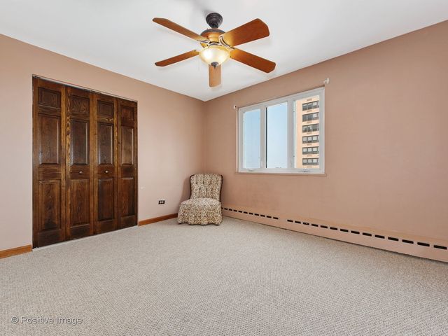 700 W Bittersweet Place 806, Chicago, IL 60613