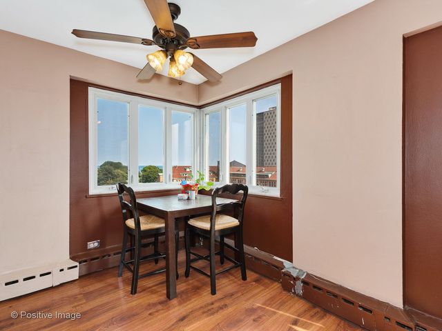 700 W Bittersweet Place 806, Chicago, IL 60613