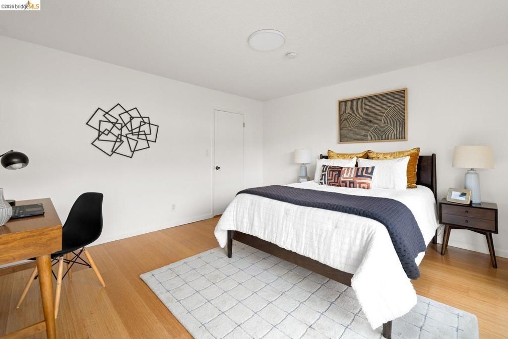 Image 16 of property listing at 2614 Warring St 9, Berkeley, CA 94704