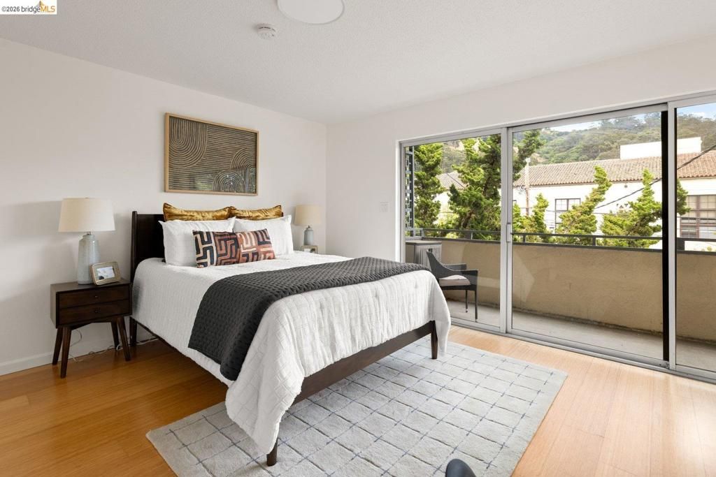 Image 17 of property listing at 2614 Warring St 9, Berkeley, CA 94704