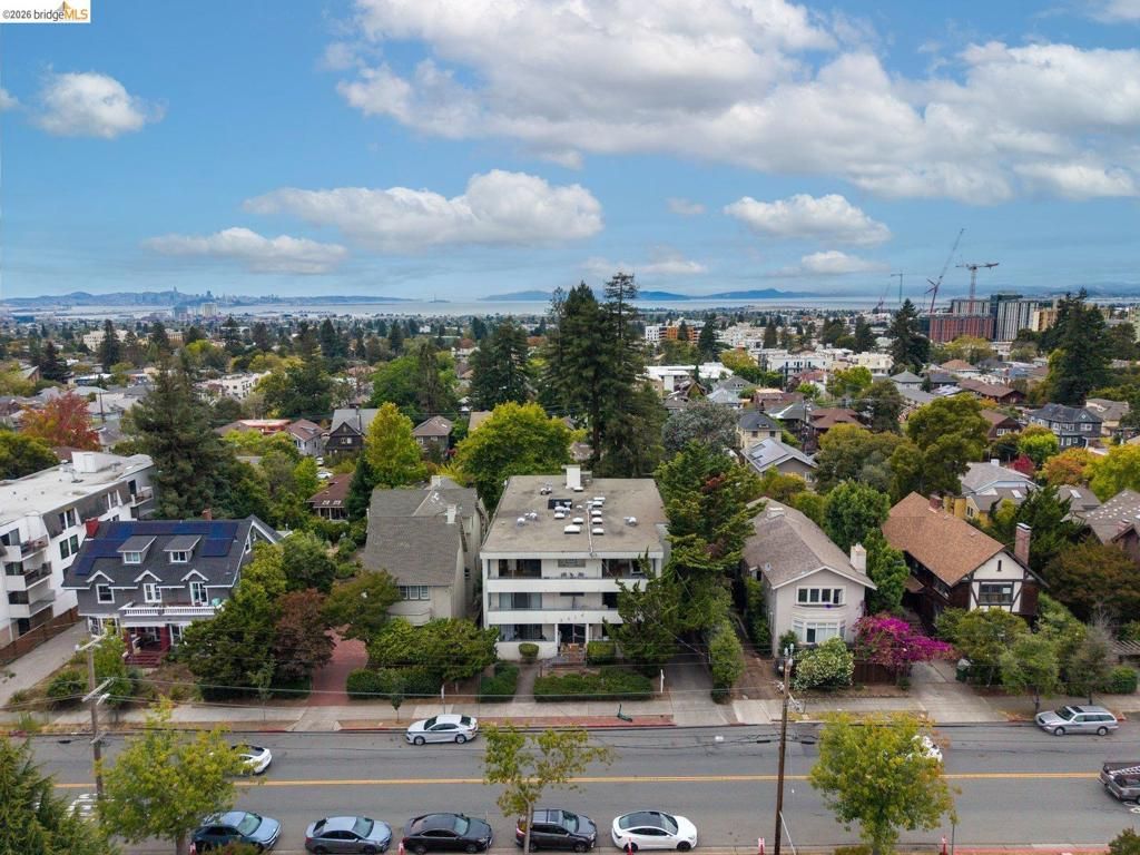 Image 31 of property listing at 2614 Warring St 9, Berkeley, CA 94704