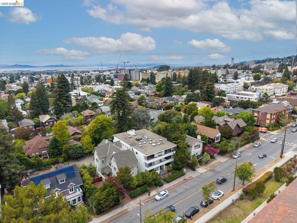 Image 33 of property listing at 2614 Warring St 9, Berkeley, CA 94704