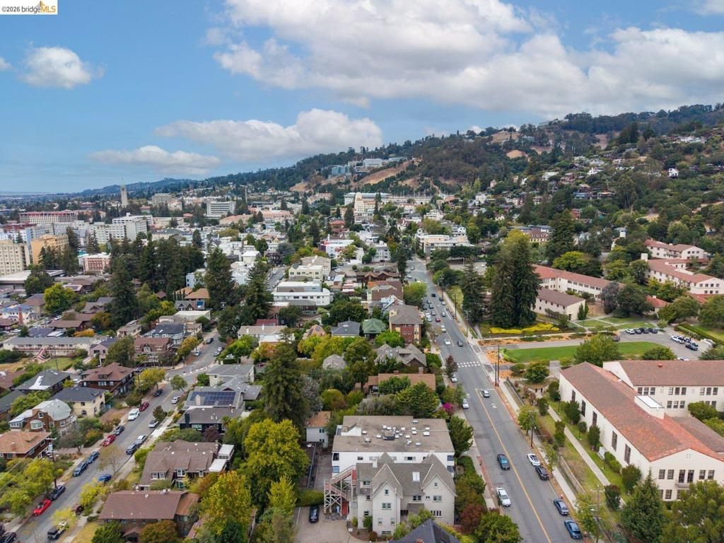 Image 34 of property listing at 2614 Warring St 9, Berkeley, CA 94704