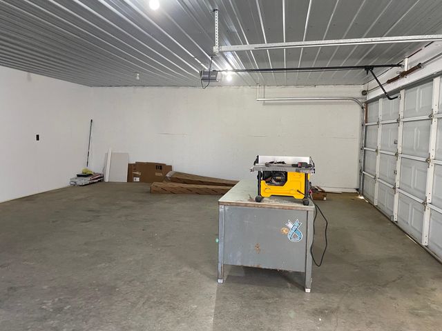 345 PAULINE DR, Adamsville, TN 38310